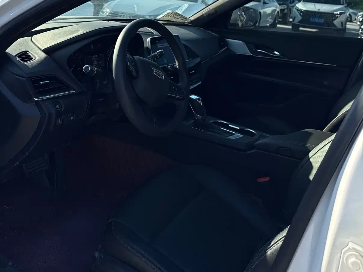 CADILLAC CT4