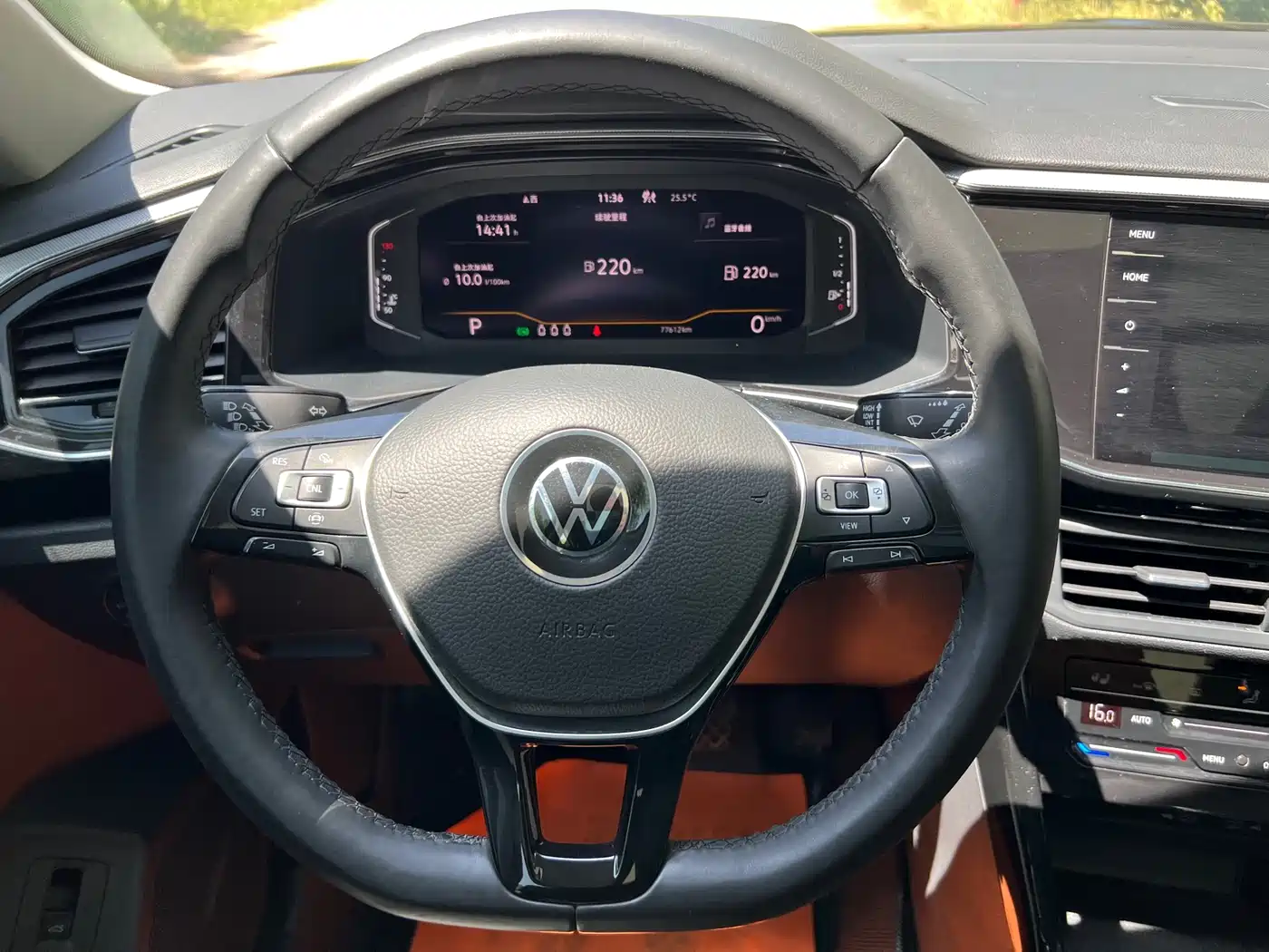 Volkswagen Tayron 2022 330TSI 2WD Luxury Smart Connect Plus фото 10