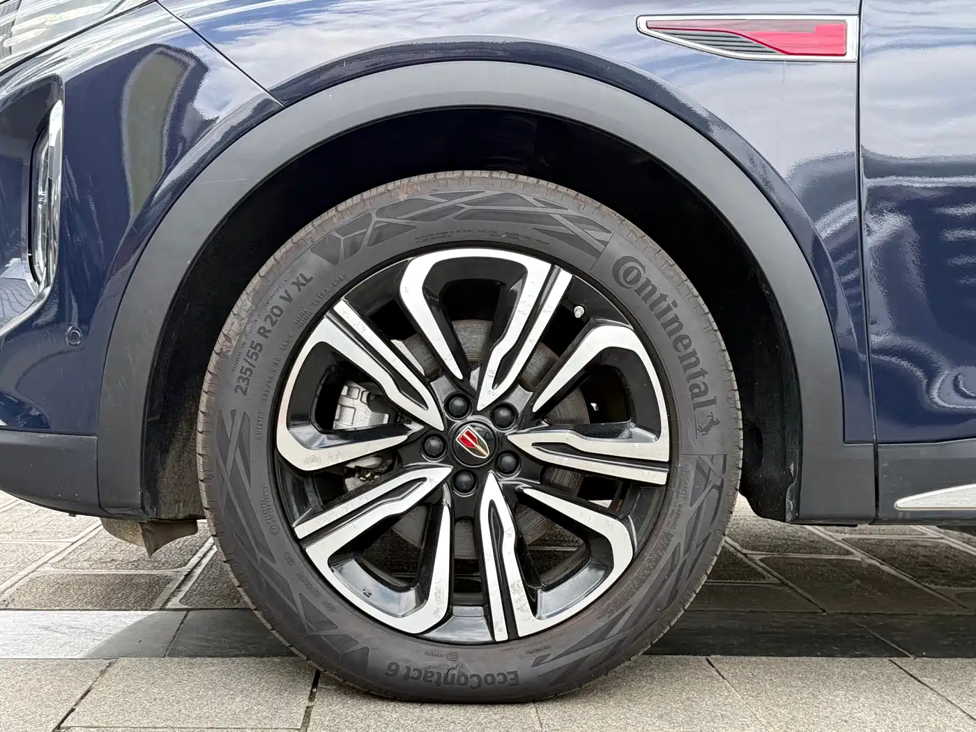 Hongqi HS7 2023 2023 2.0T Automatic 4WD Flag Leader Edition (6-seater)