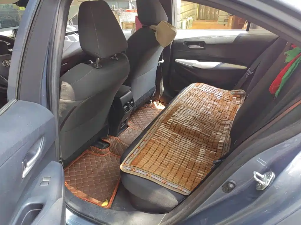 Photo 5 - Toyota Corolla