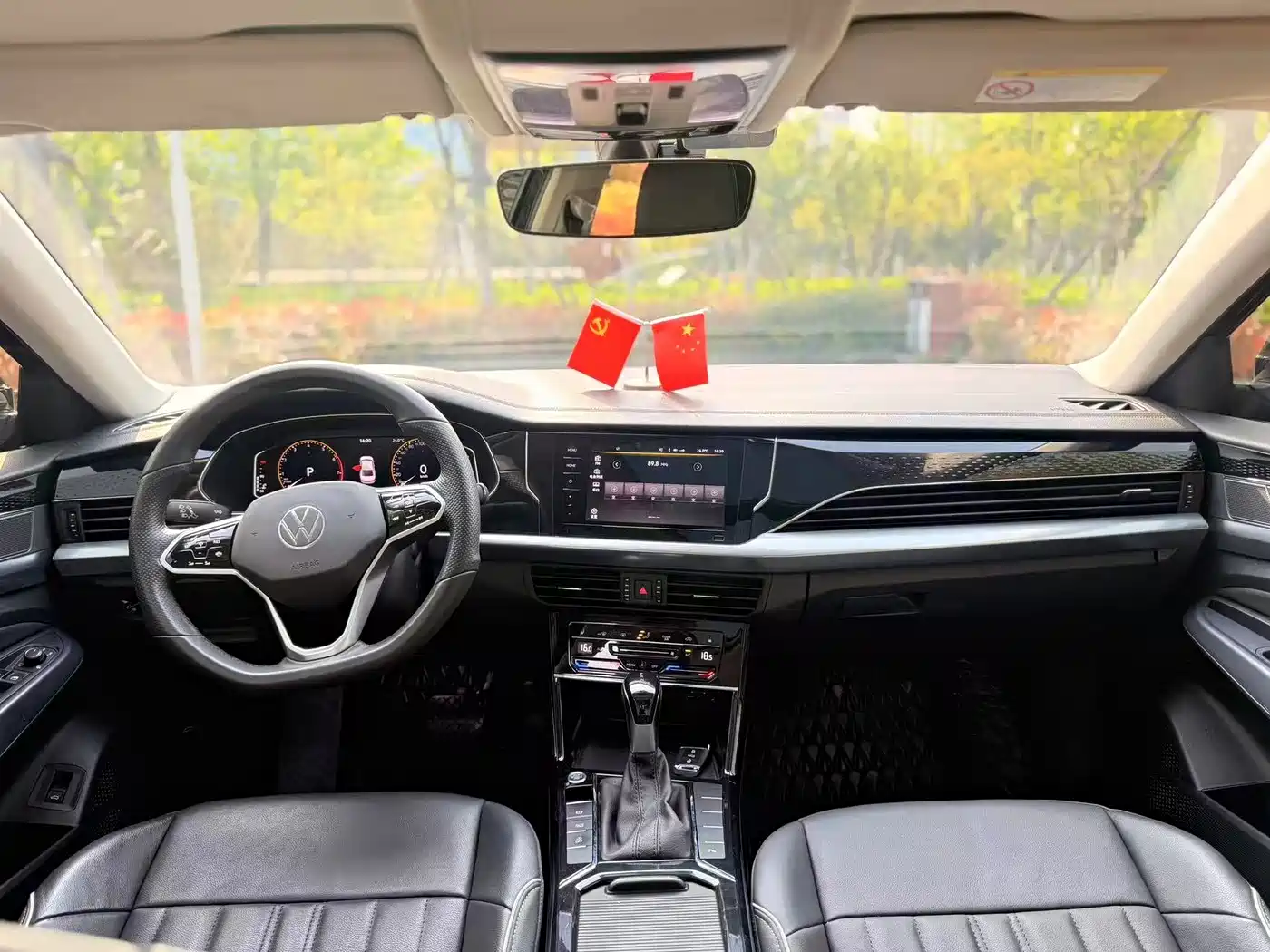 Volkswagen Passat 2023 330TSI Starlight Elite Edition фото 20
