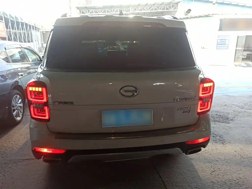 GAC Trumpchi Trumpchi GS8 2017 320T 2WD Luxury Smart Connect (7-seater) фото 4