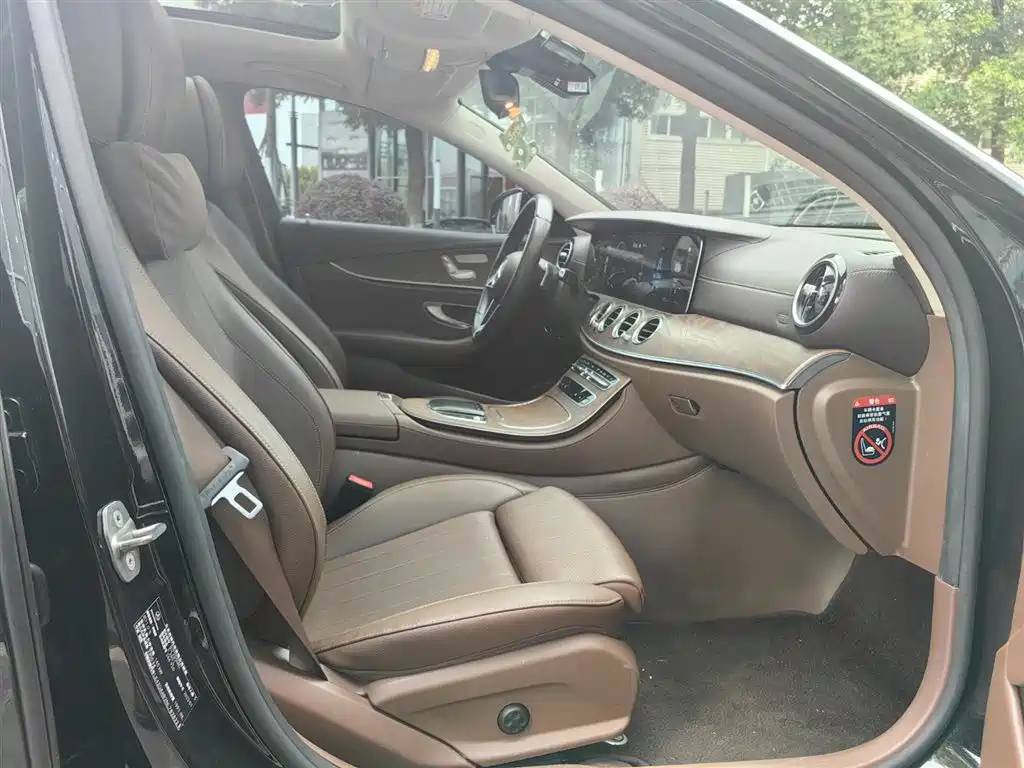 Mercedes-Benz E-Class 2022 E 260 L фото 6