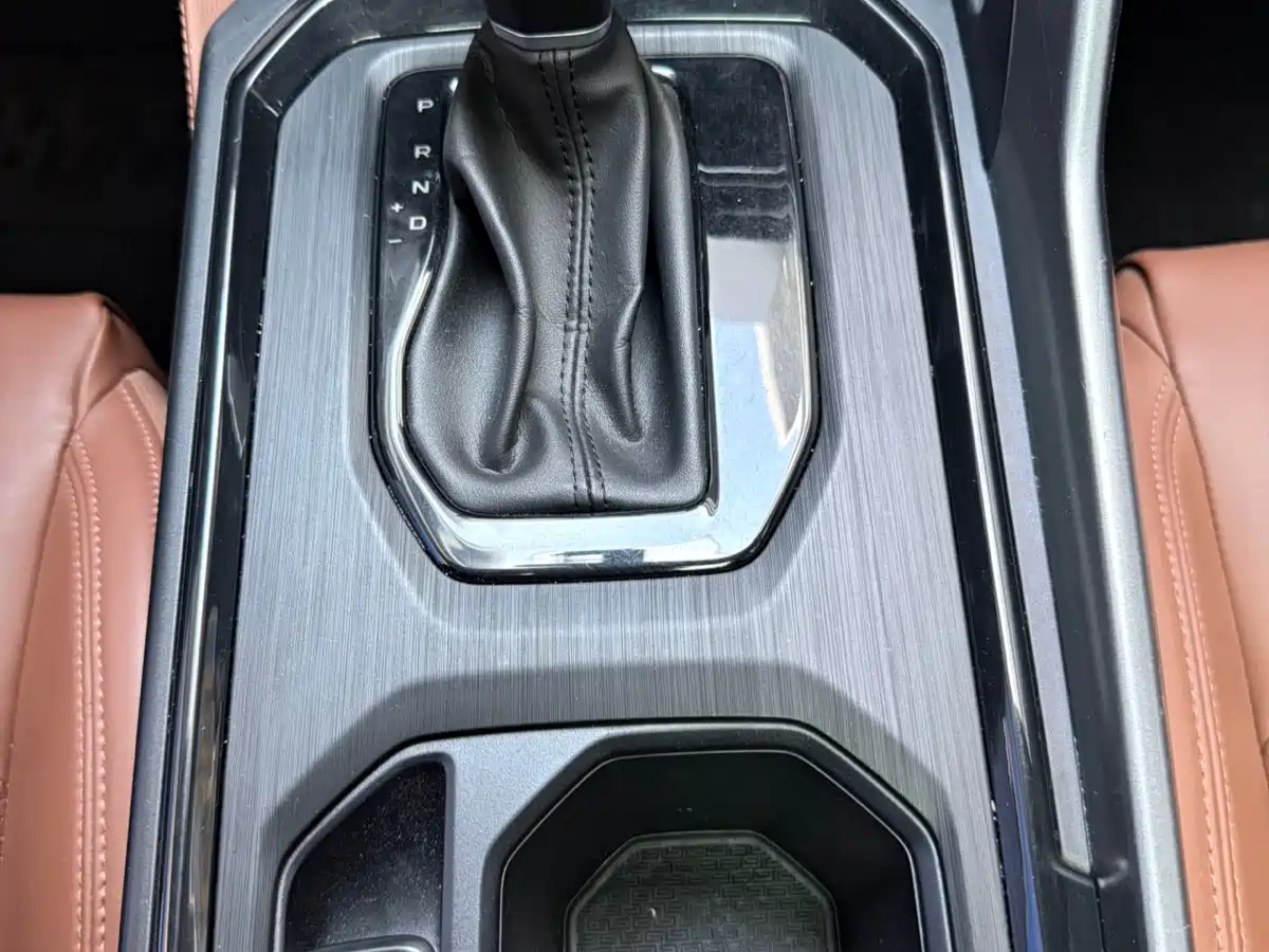 GEELY AUTOMOBILE VISION X6