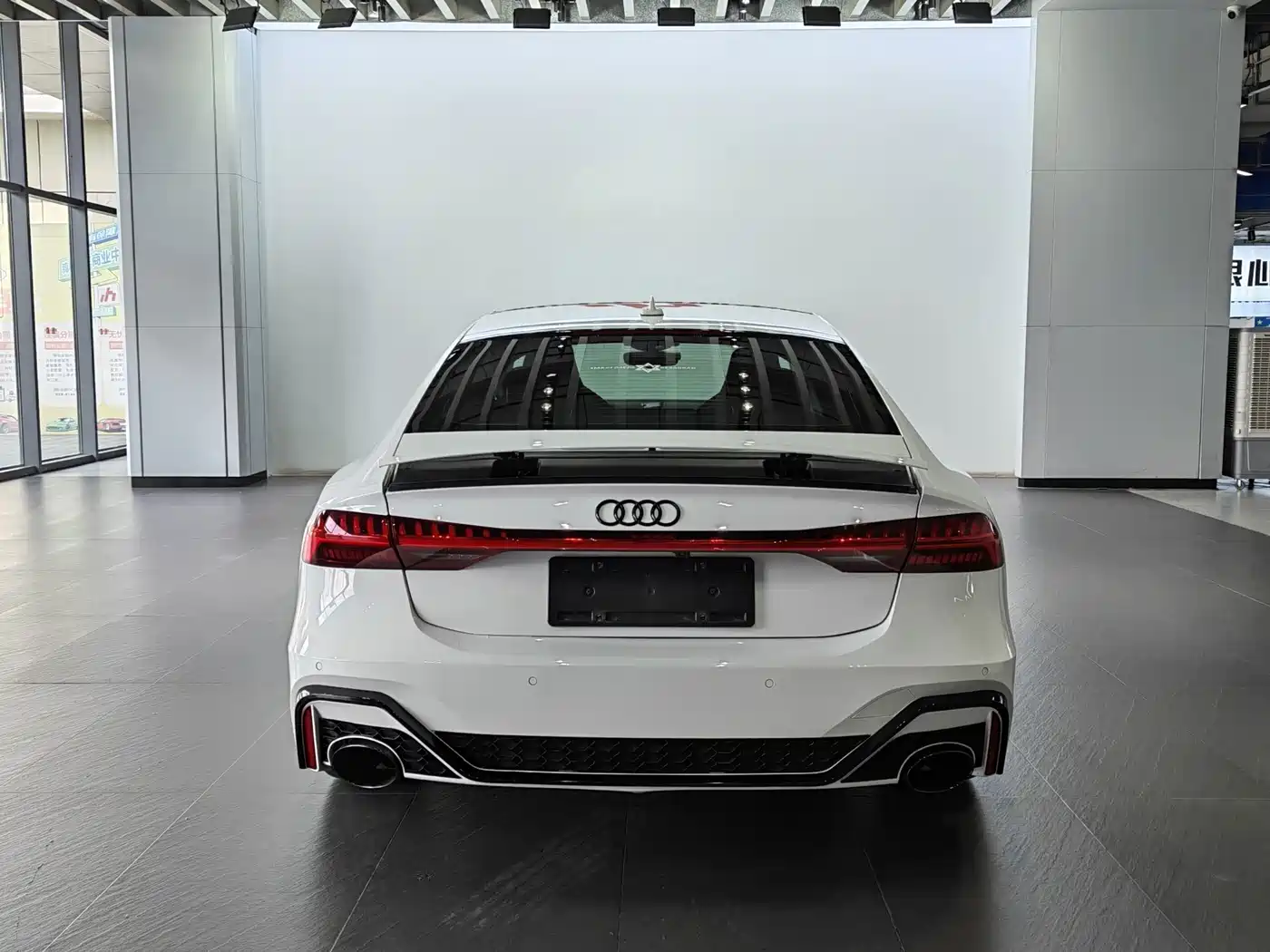 Фото 20 - Audi A7