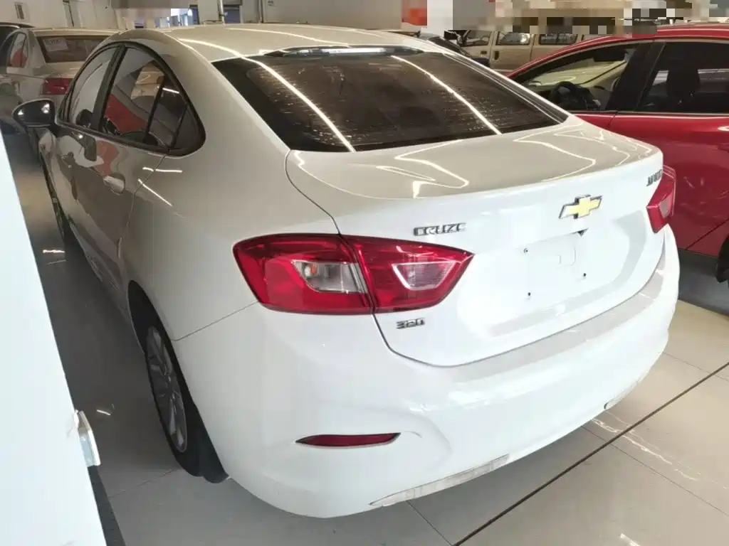 Chevrolet Cruze 2018 2018 320 Automatic Pioneer Sunroof Edition
