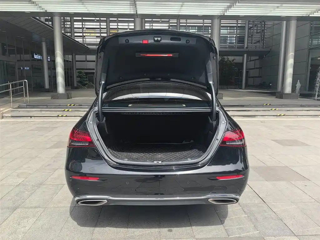 Mercedes-Benz E-Class 2022 E 260 L фото 9