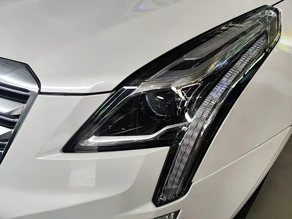Photo 24 - Cadillac XT5