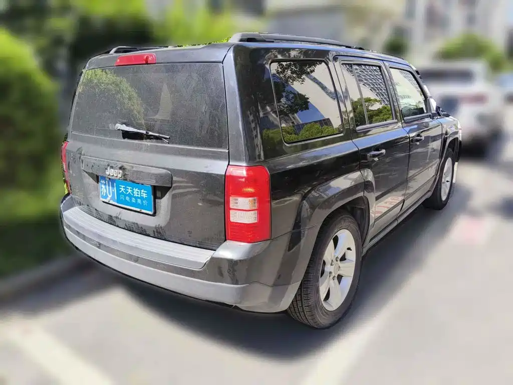 Jeep Patriot 2015 2014 2.0L Sport Edition