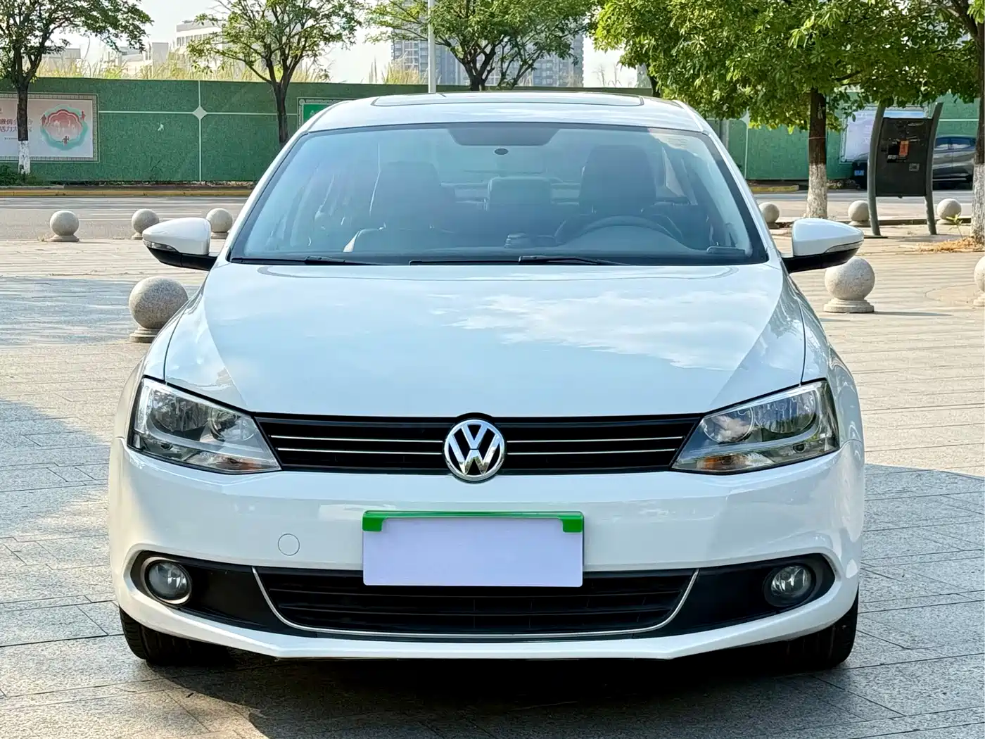 Volkswagen Sagitar 2014 1.6L Automatic Comfort фото 2