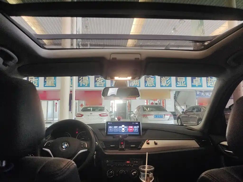 BMW X1 2014 sDrive18i Fashion Edition фото 16