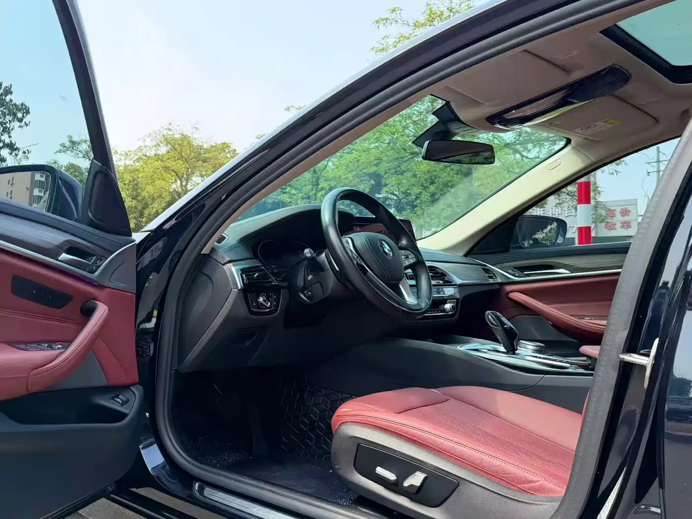 BMW 5 Series 2022 530Li Leading Luxury Package фото 4