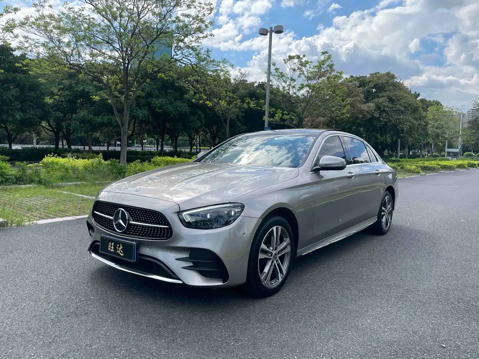 Photo 1 - Mercedes-Benz E-Class