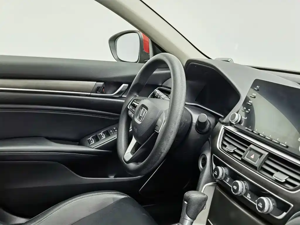 Фото 22 - Honda Accord