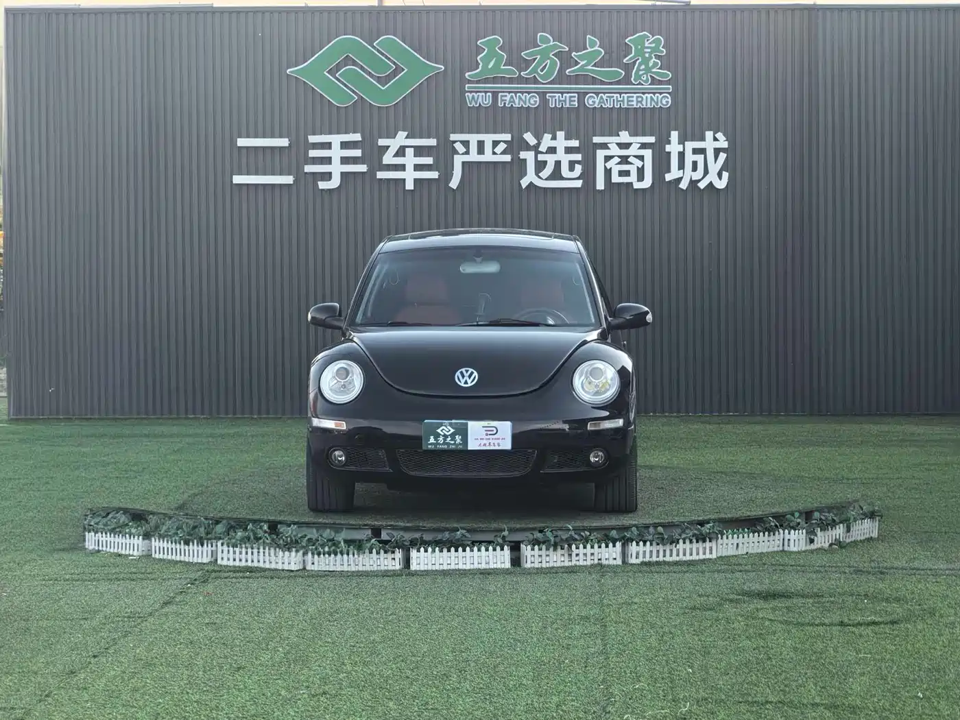 Volkswagen Beetle 2010 1.8T BlackOrange Luxury Edition фото 2
