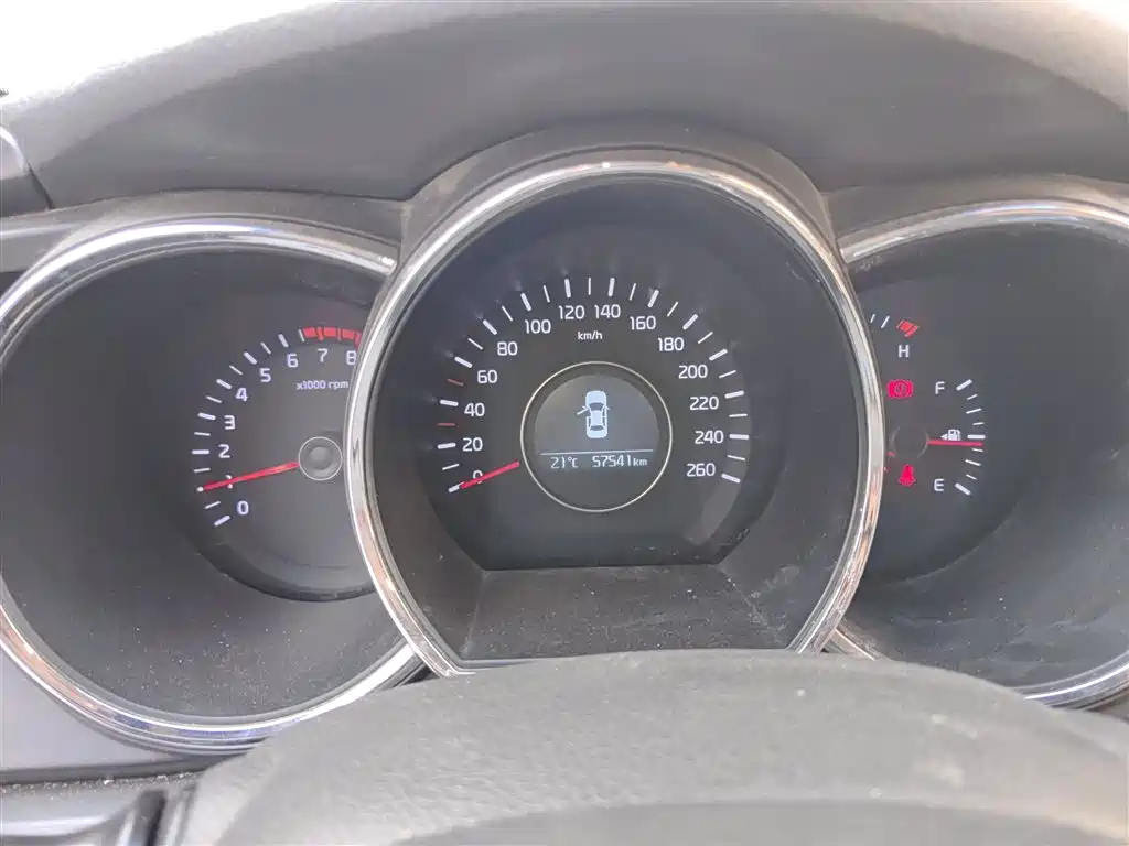 Kia K5 2014 2.0L Manual GL фото 10