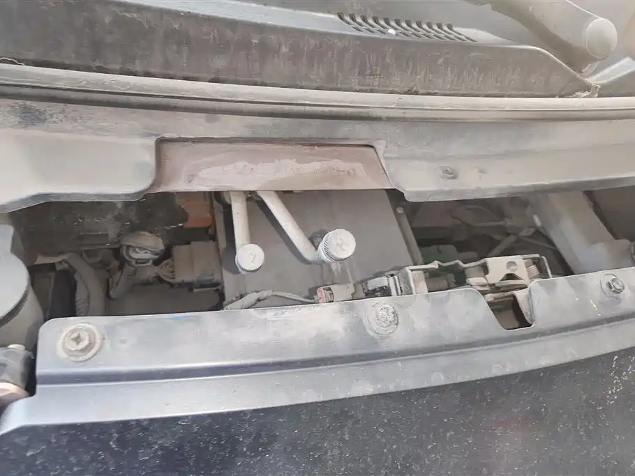 BAOJUN E200