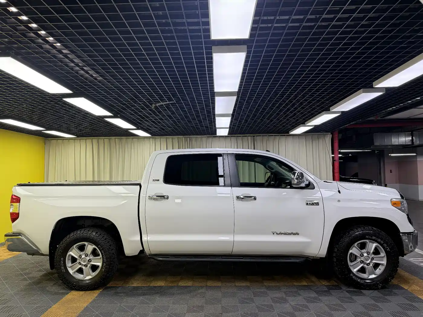 Toyota Tundra 2014 5.7L TRD Pro фото 11