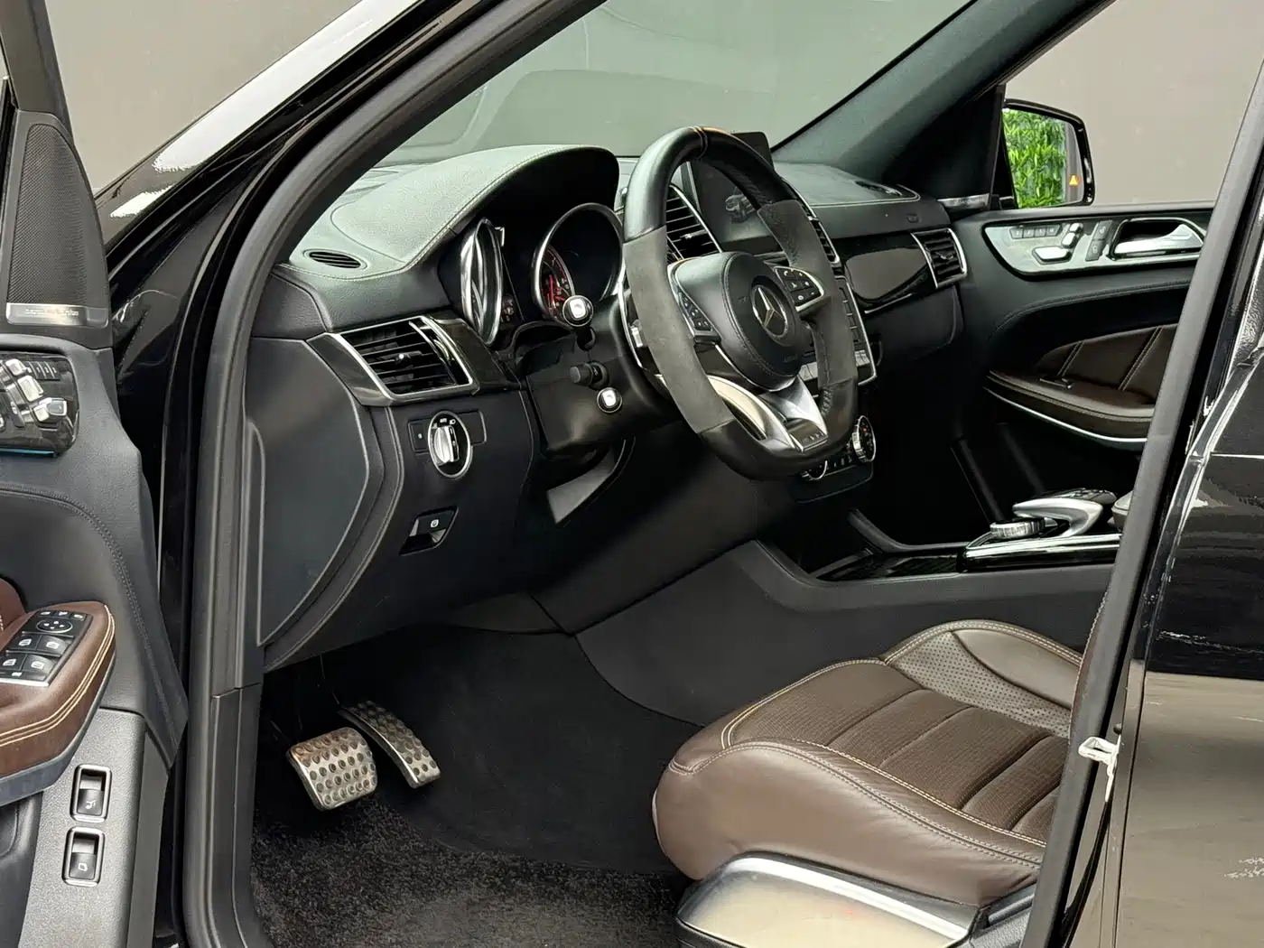Mercedes-Benz GLS AMG 2016 AMG GLS 63 4MATIC фото 5
