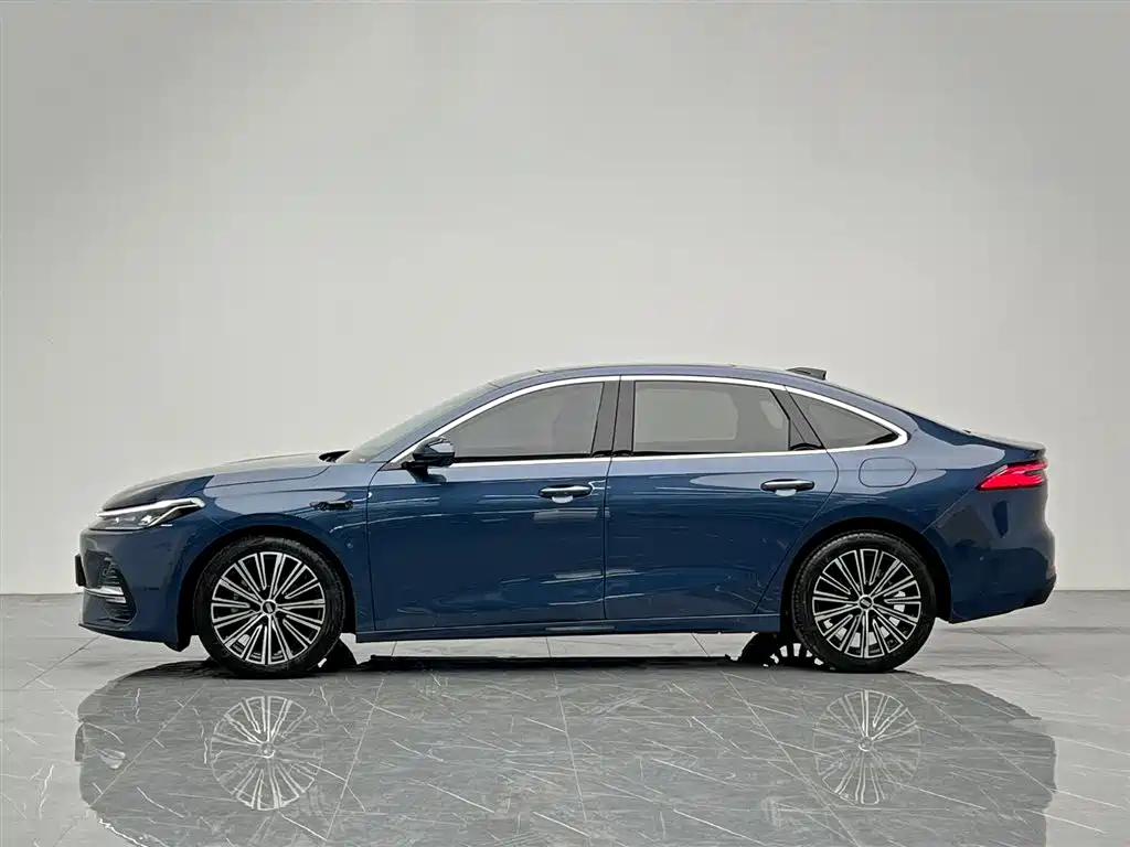 Geely Galaxy Galaxy A7 2025 EM-i фото 3