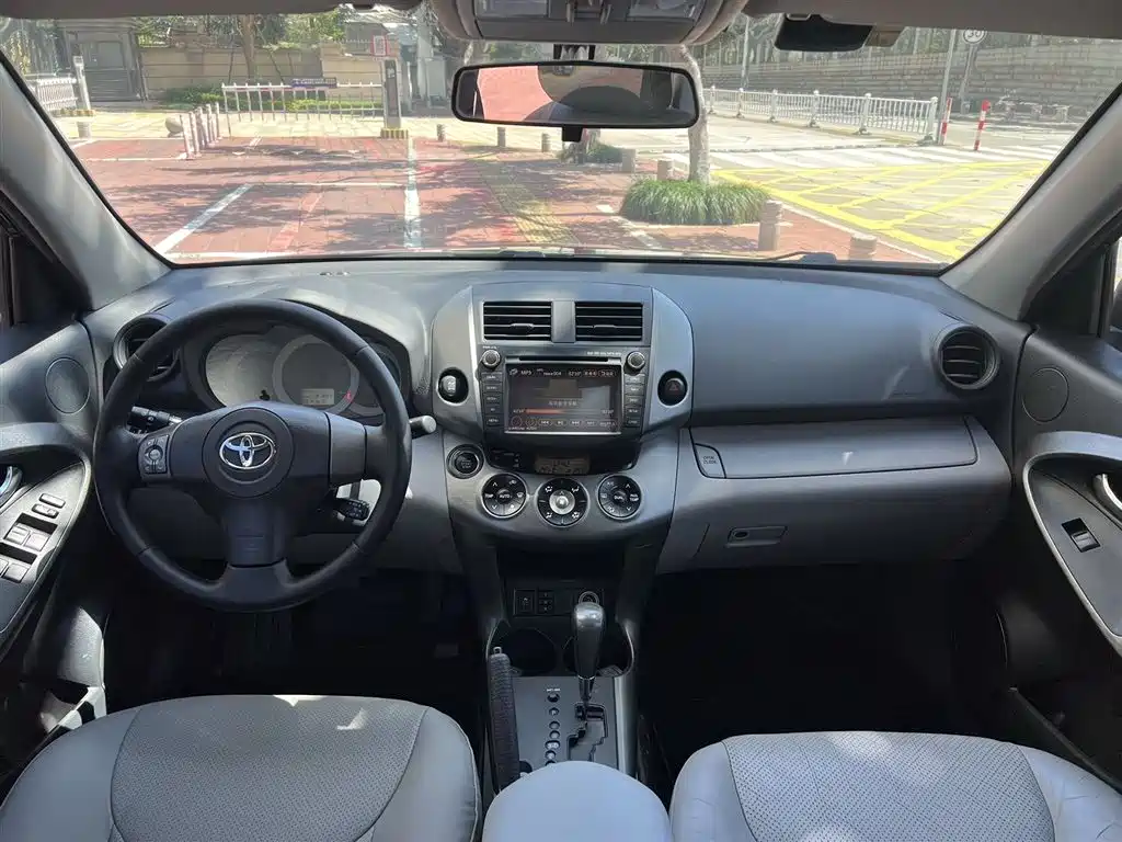 Toyota RAV4 Rongfang 2009 2.4L Automatic Luxury Edition фото 9
