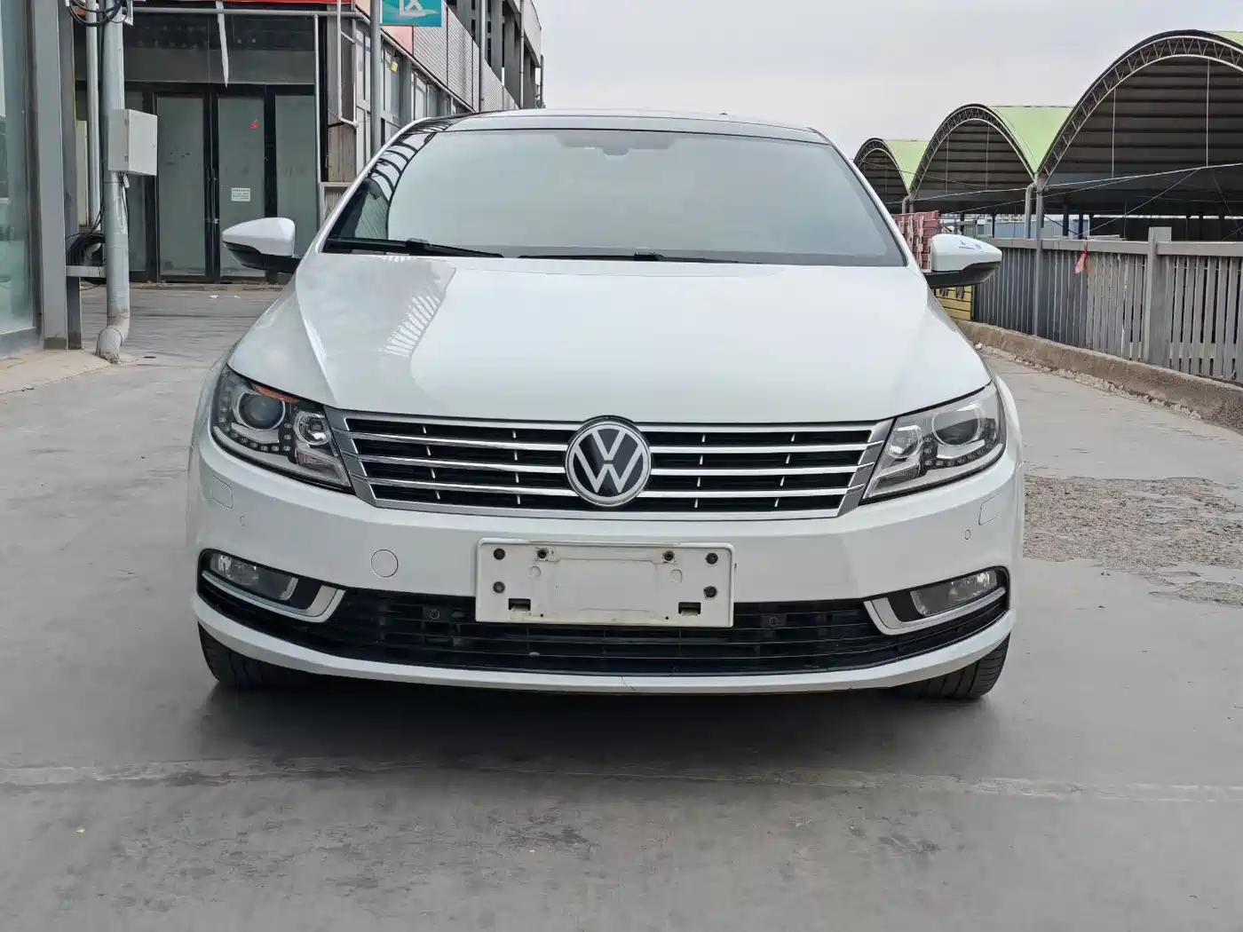 Volkswagen FAW-Volkswagen CC 2016 Model 1.8TSI Luxury фото 2