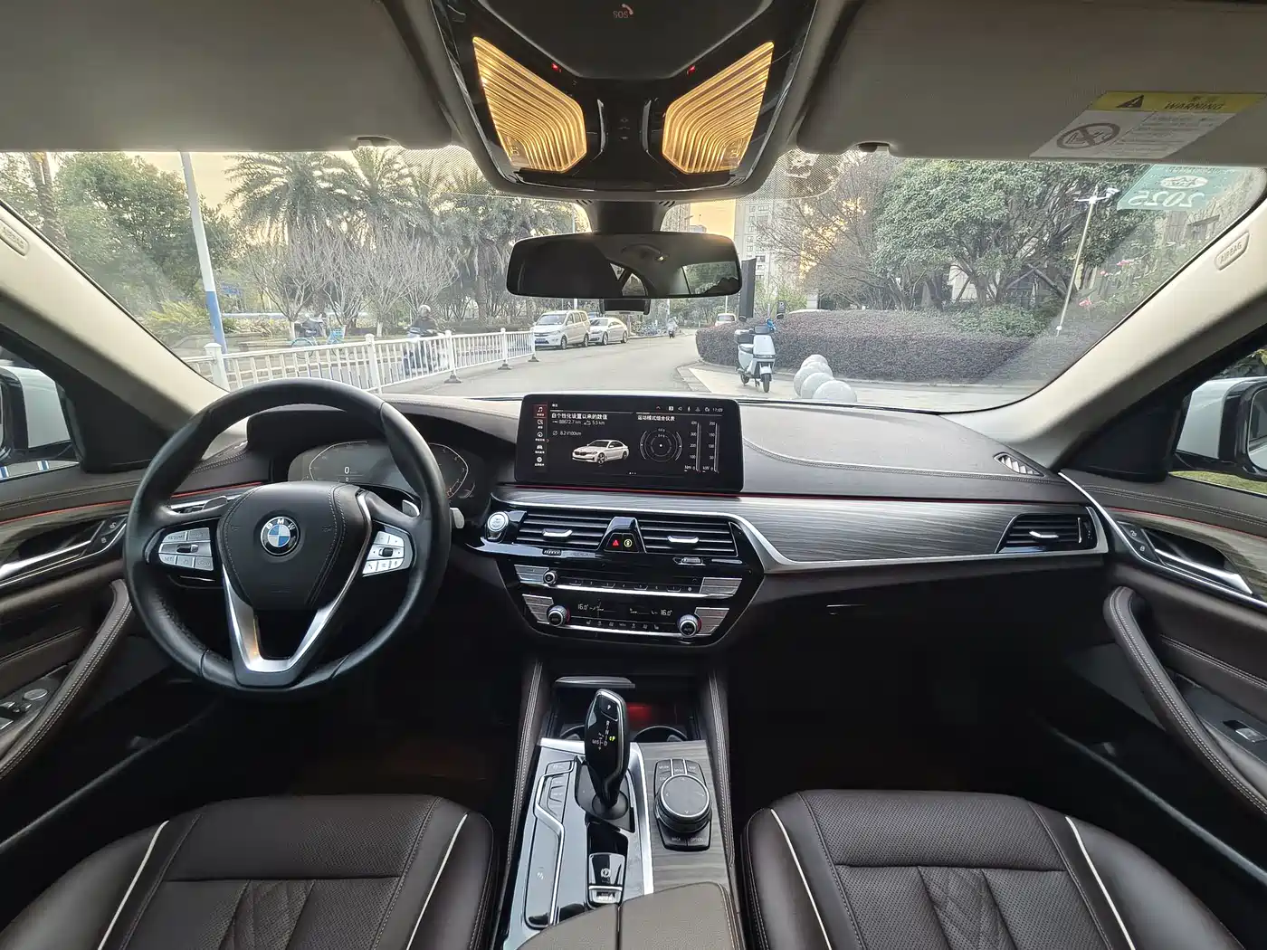 BMW 5 Series 2022 530Li Leading Luxury Package фото 14