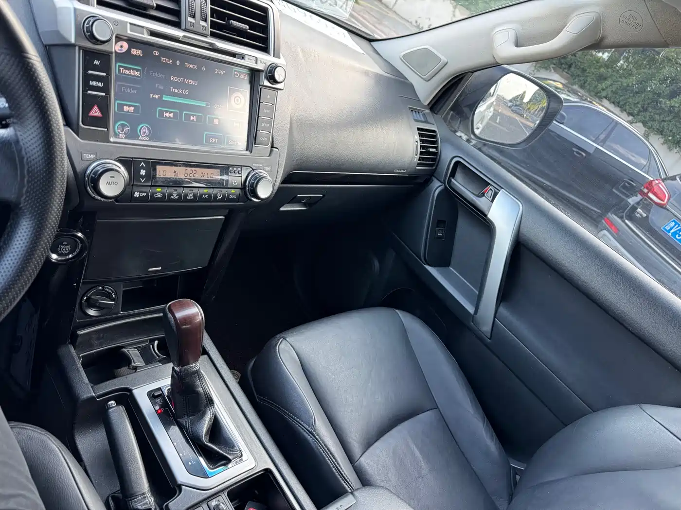Toyota Prado 2015 2.7L Automatic Standard фото 14