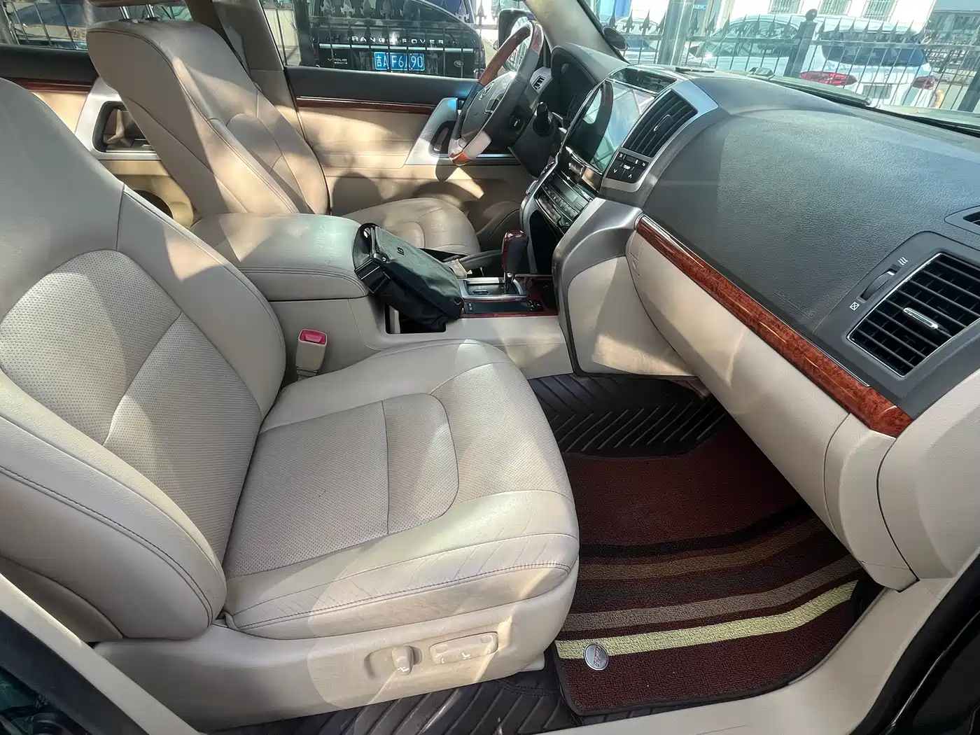 Toyota Land Cruiser 2012 4.0L Automatic VX фото 6