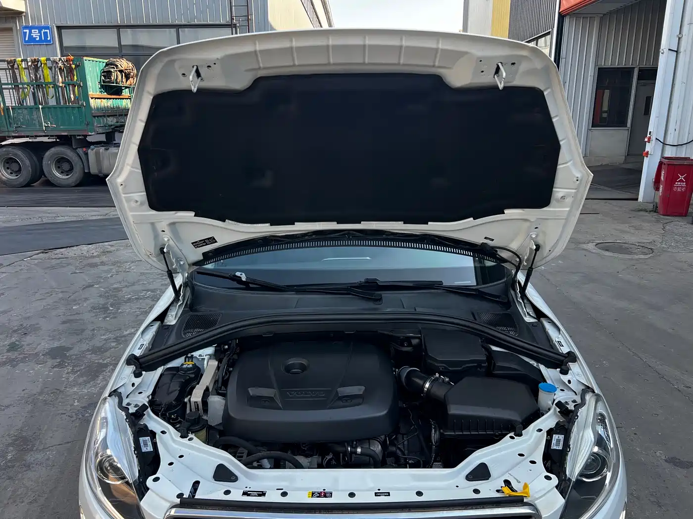 Фото 16 - Volvo XC60