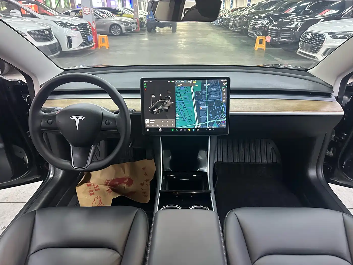 TESLA MODEL 3