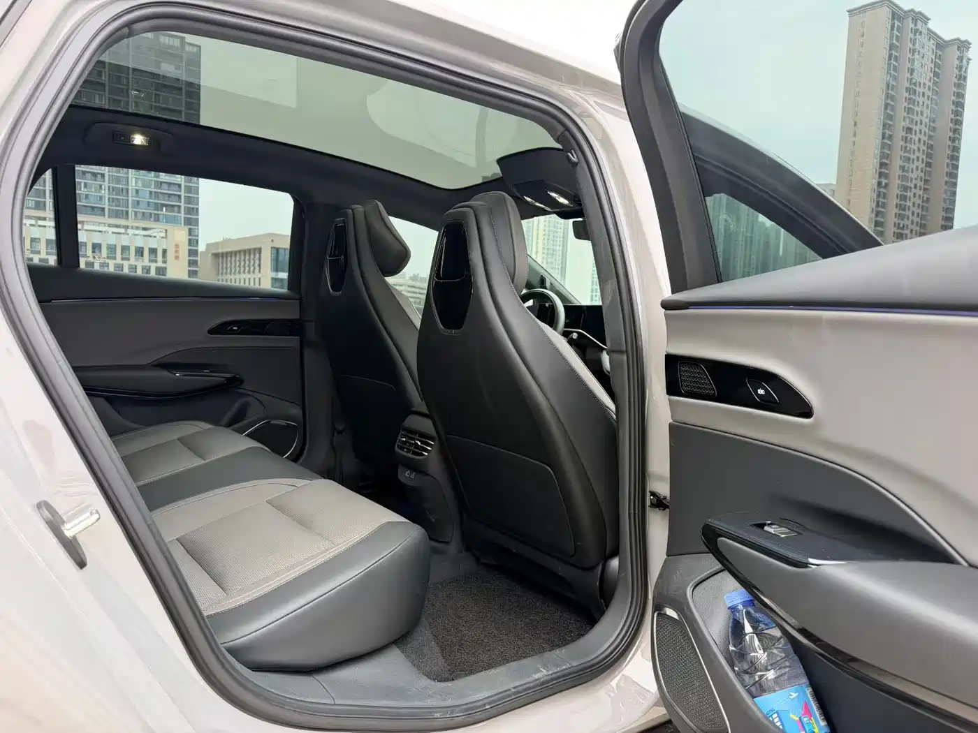Hongqi EH7 2025 2025 640 AWD Smart Selection Edition
