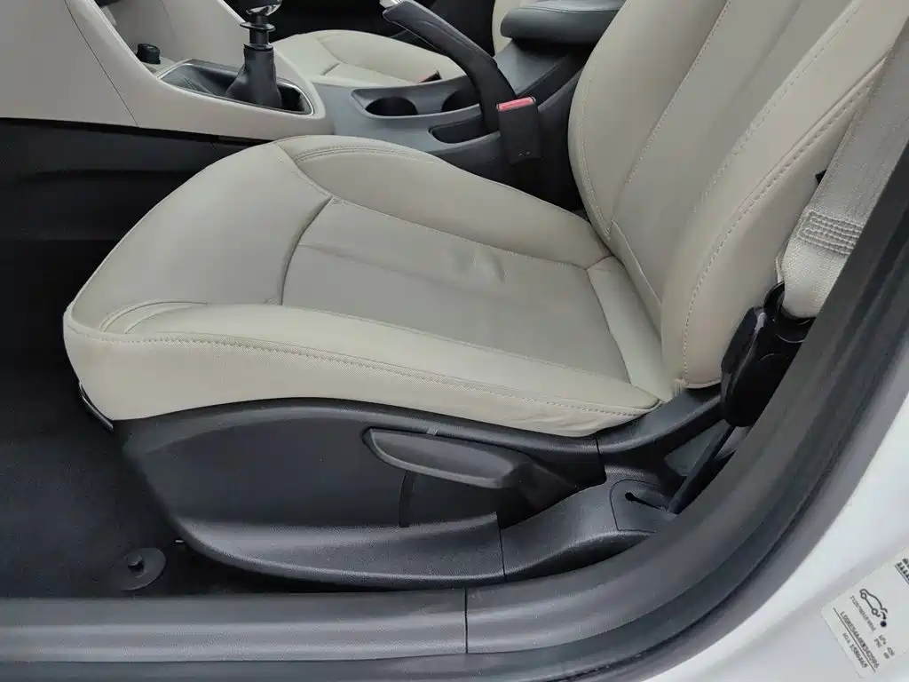 Фото 20 - Buick Excelle