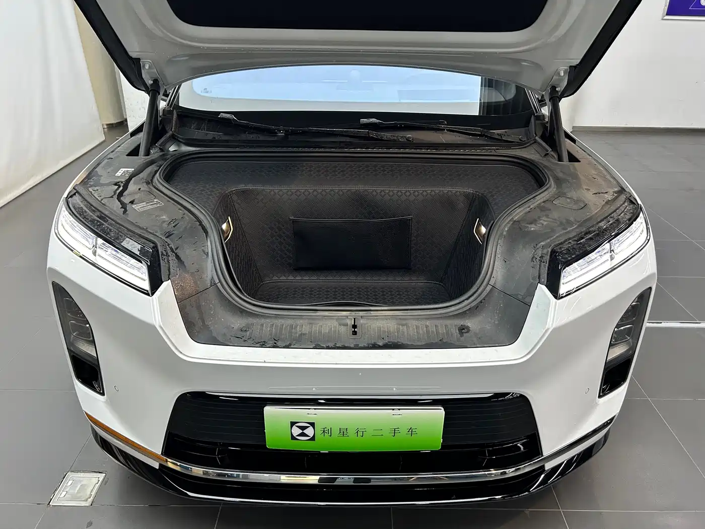 NIO ES8 2026 2025 Model 6-Seat Executive Luxury Edition