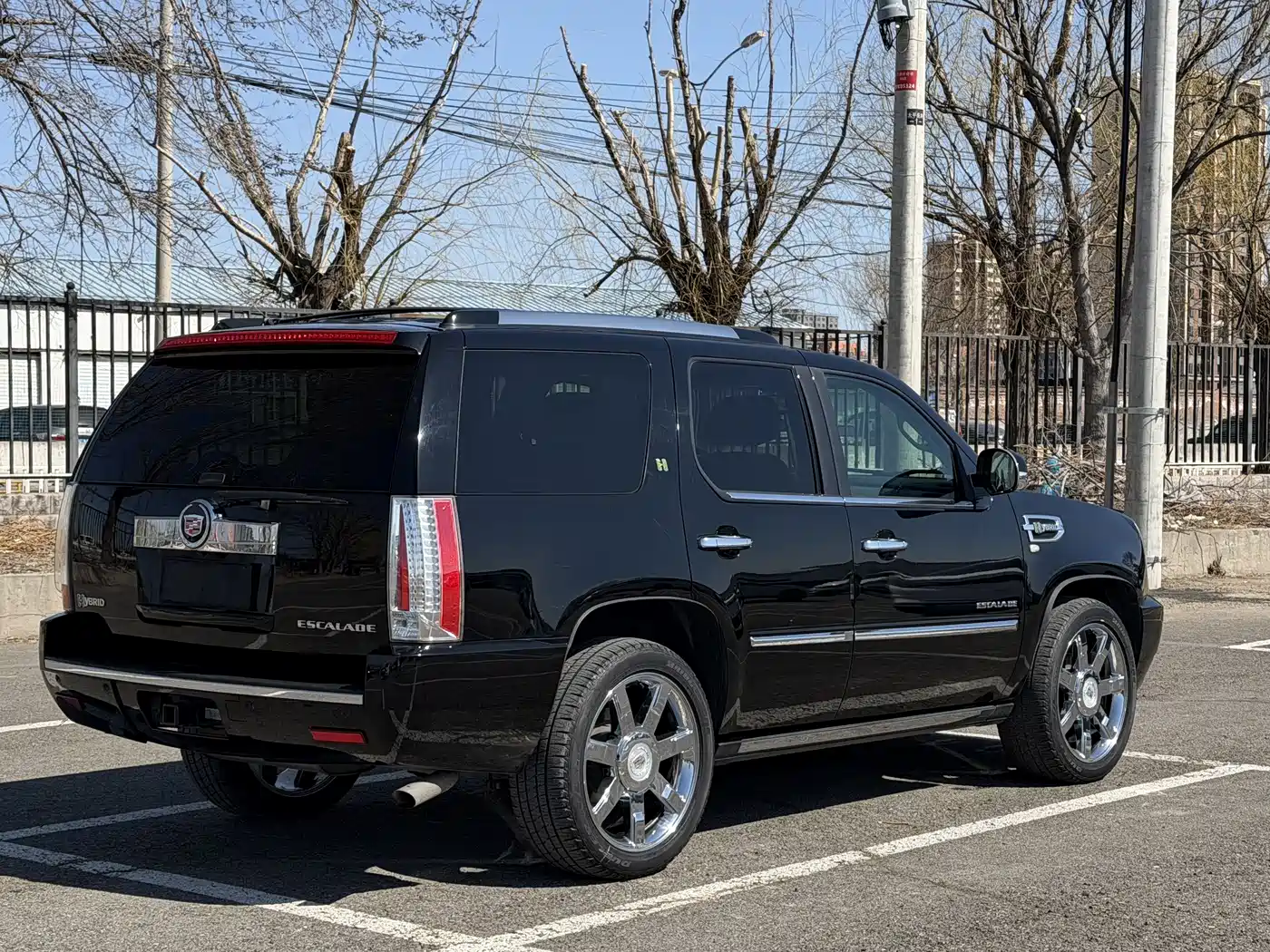 Cadillac Escalade 2010 6.0 Hybrid фото 4