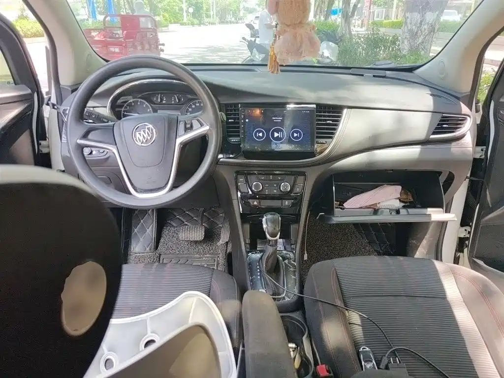 Buick Encore 2017 18T Automatic 2WD Urban Fashion фото 6