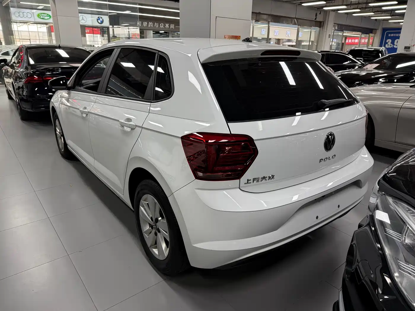 VOLKSWAGEN POLO