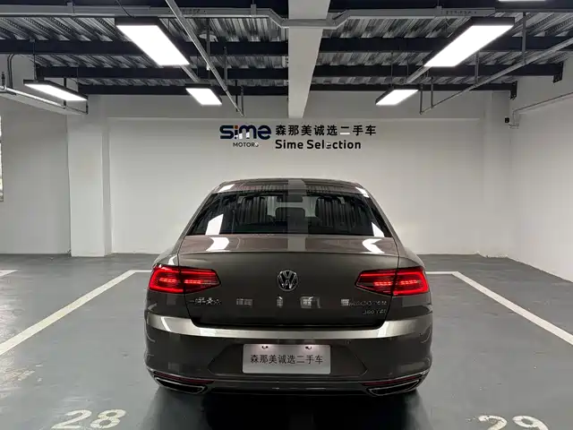 Volkswagen Magotan 2017 380TSI DSG Luxury — фото 5