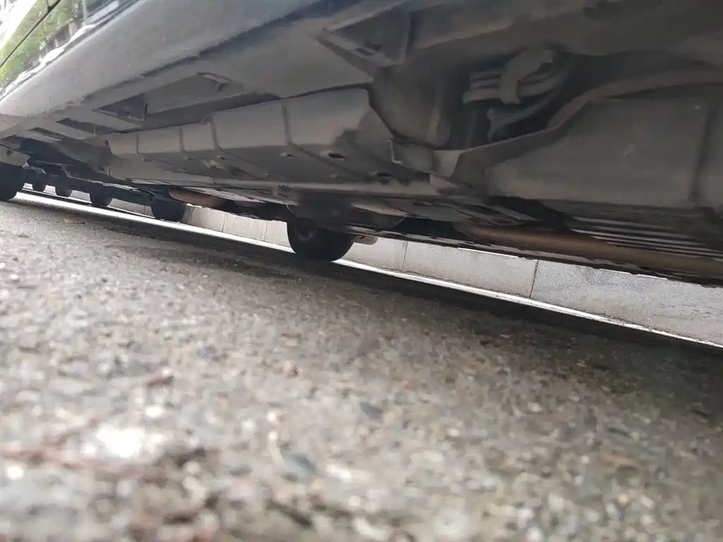Toyota Camry 2015 2.0G Leading Edition фото 20