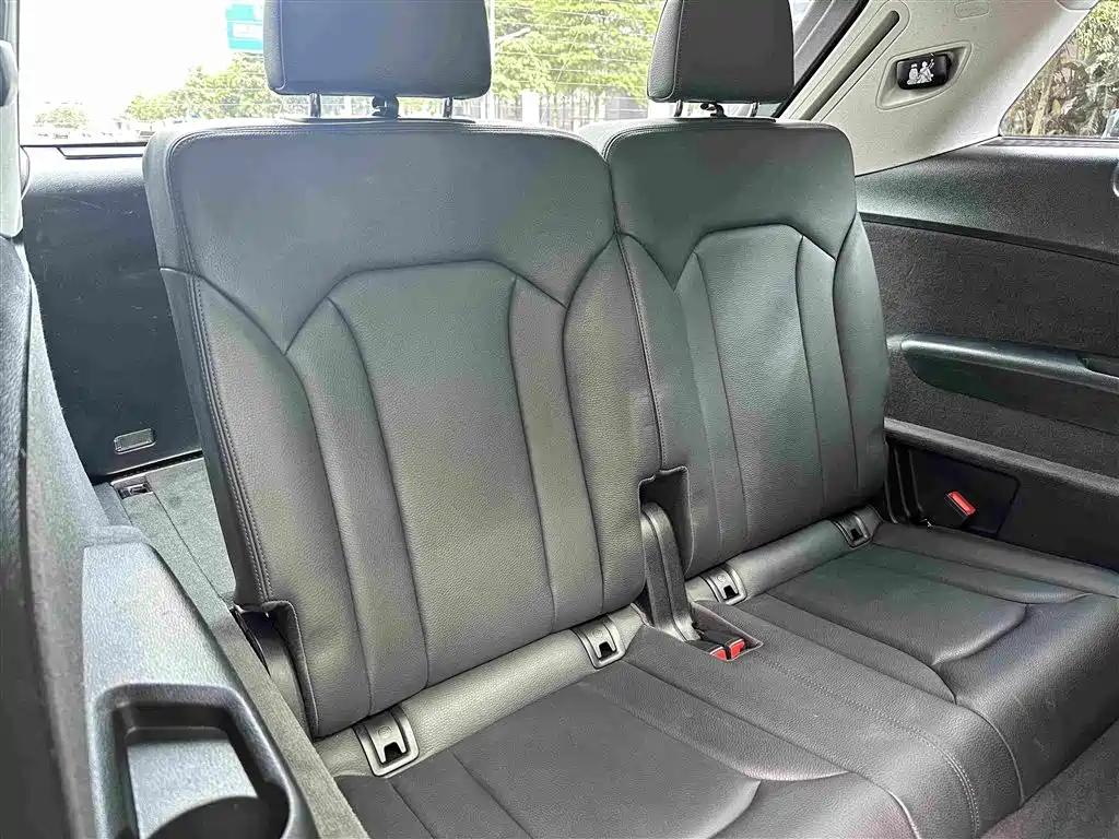 Фото 20 - Audi Q7