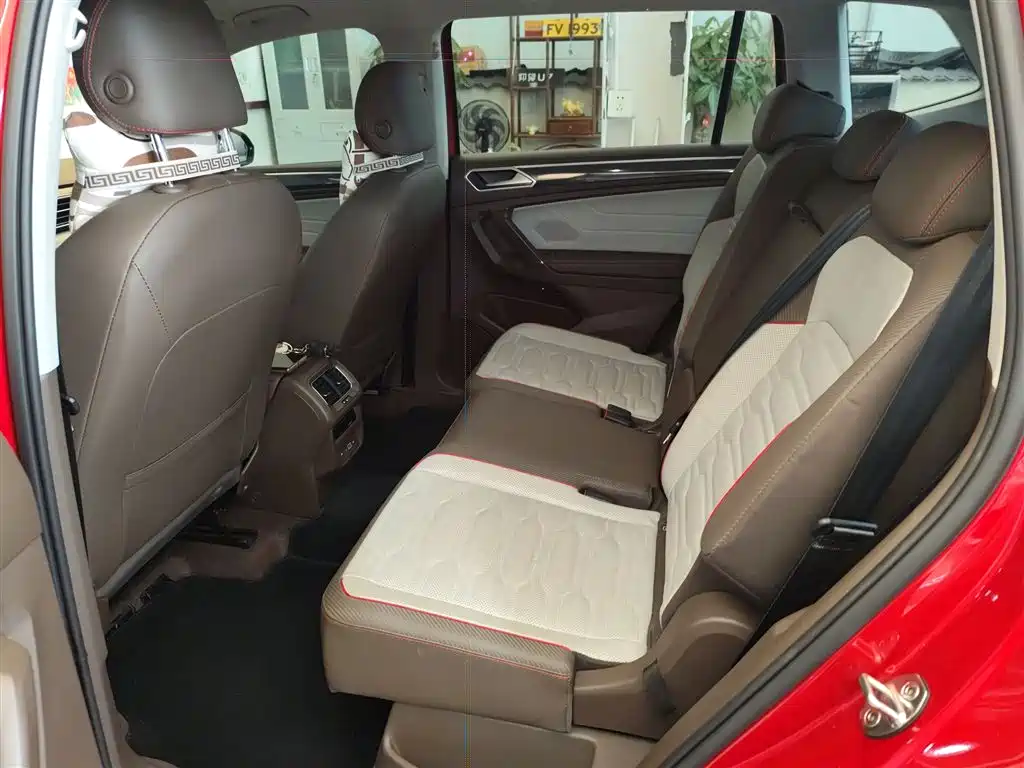 Volkswagen Tiguan L 2022 380TSI Automatic 4WD R-Line Flagship 7-Seater фото 17