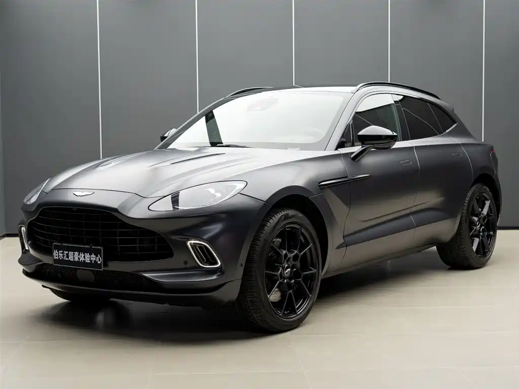 ASTON MARTIN DBX