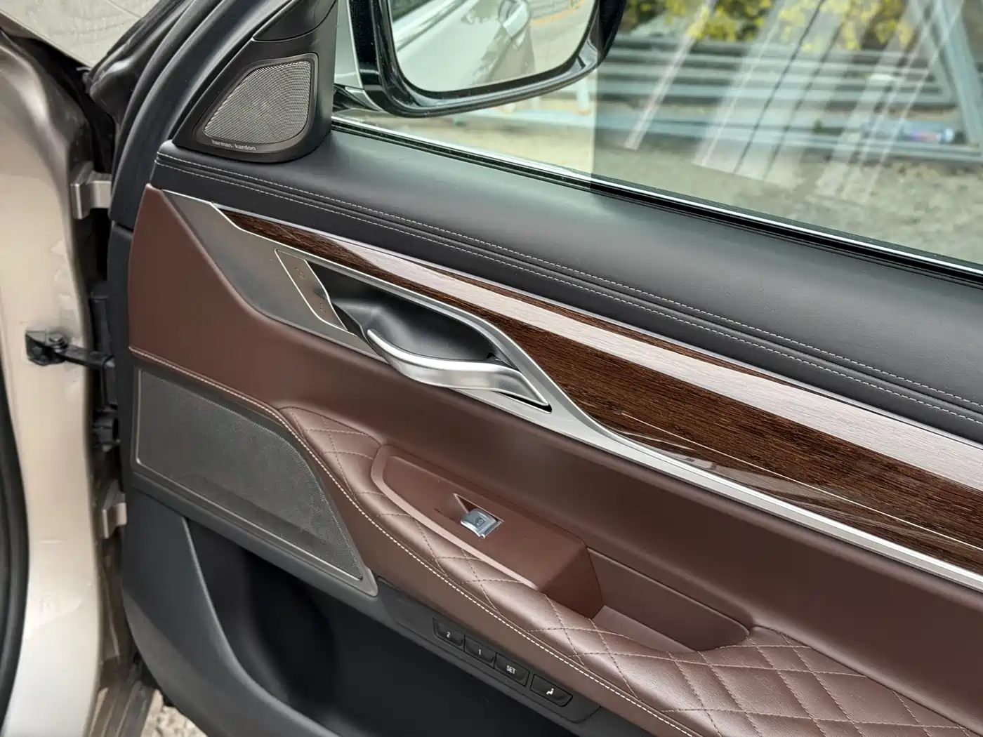BMW 7 Series 2019 740Li Premium Luxury Package фото 20