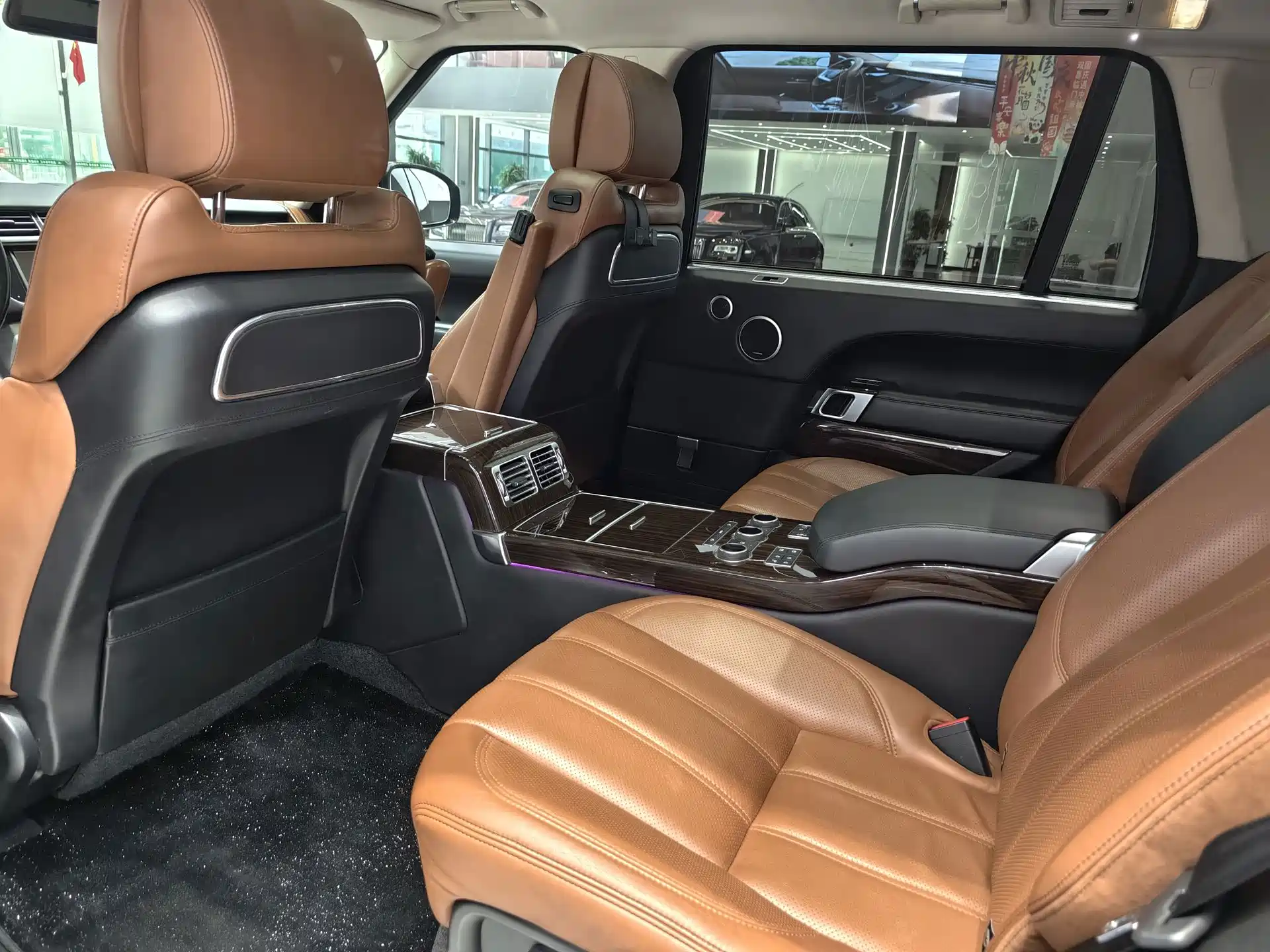 صورة 7 - Land Rover Range Rover