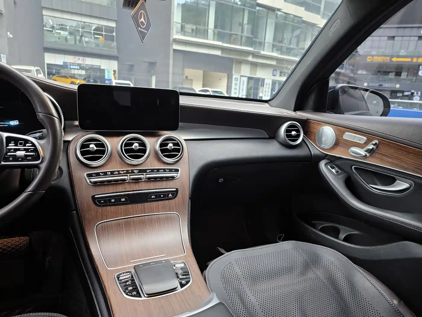 Mercedes-Benz GLC 2020 GLC 300 L 4MATIC Luxury фото 17