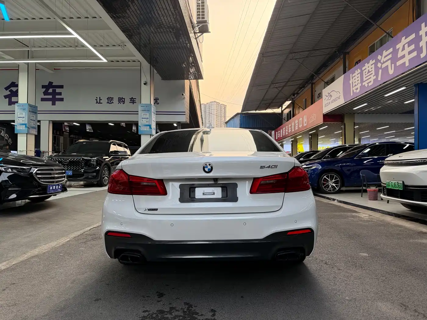 BMW 5 Series 2018 530Li Premium M Sport Package фото 25