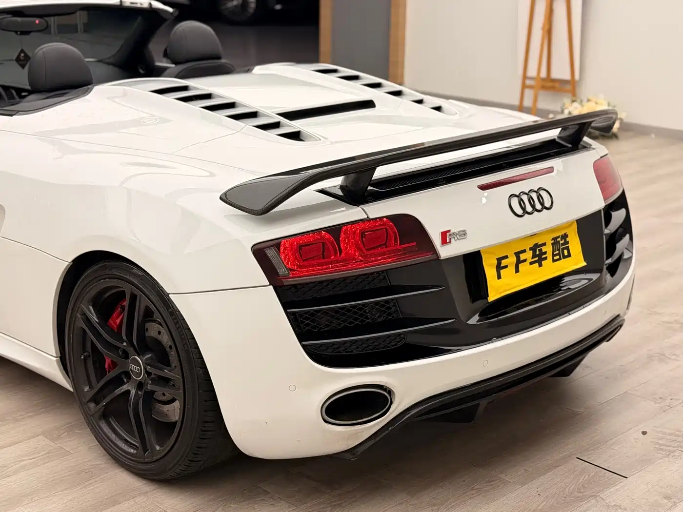 Audi R8 2011 Spyder 5.2 FSI quattro фото 8