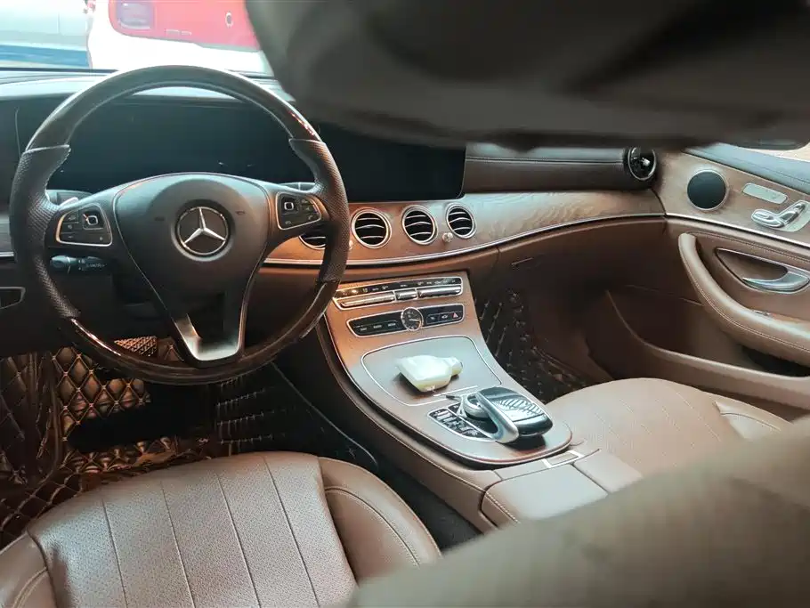 Mercedes-Benz E-Class 2018 E 300 L Luxury фото 12