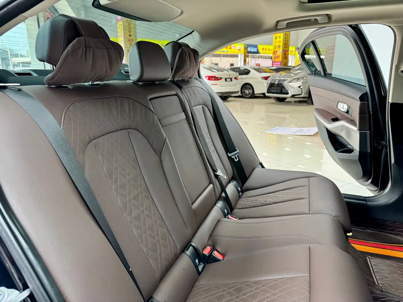 BMW 3 Series 2022 325Li M Sport Package фото 11