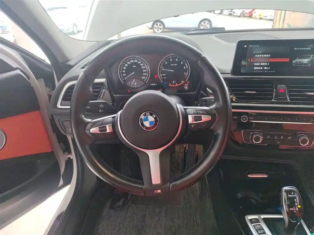 BMW 1-SERIES